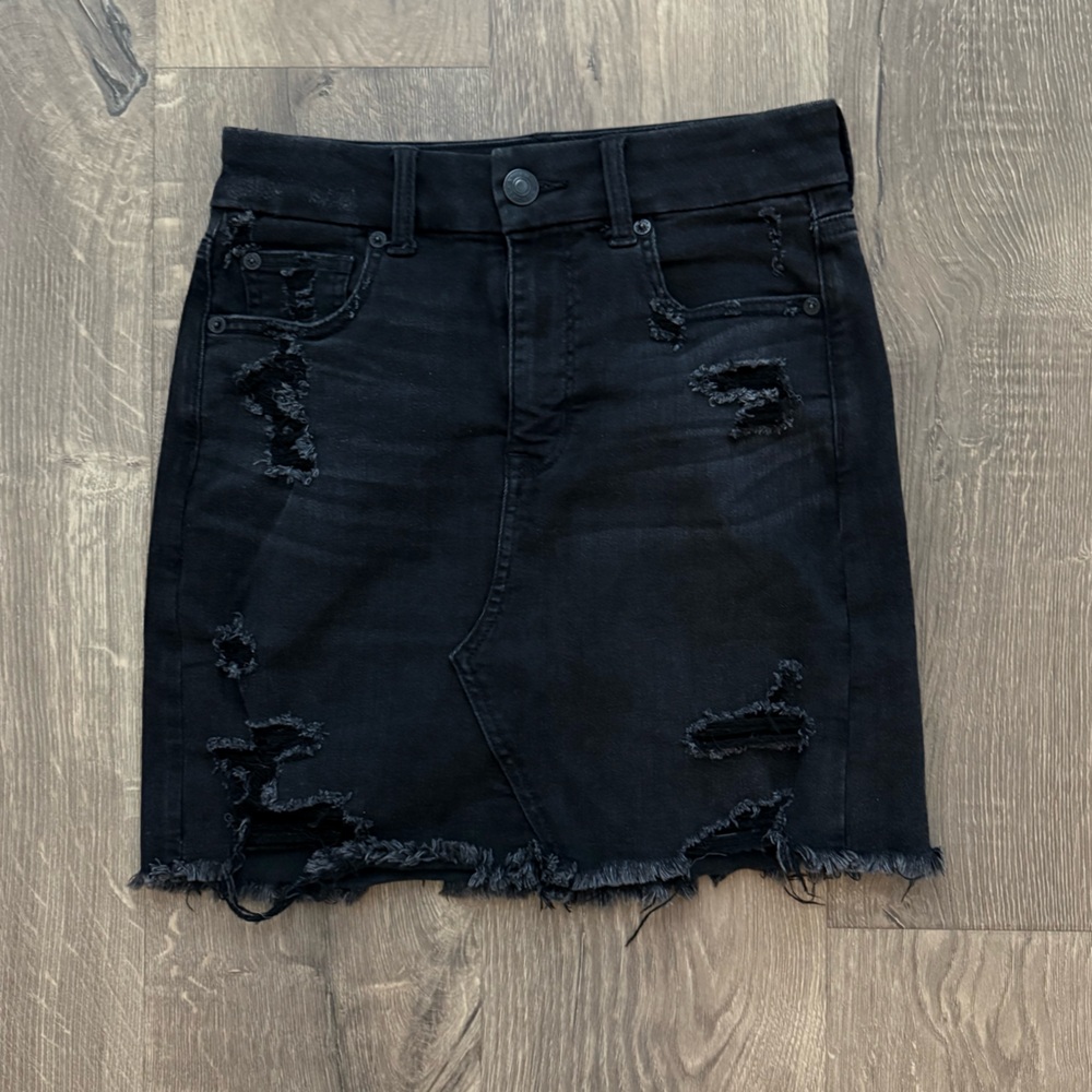 American Eagle Outfitters Black Distressed Cropped Jeans